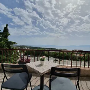 https://guesthouse-lidia.primorje-gorskikotar.com